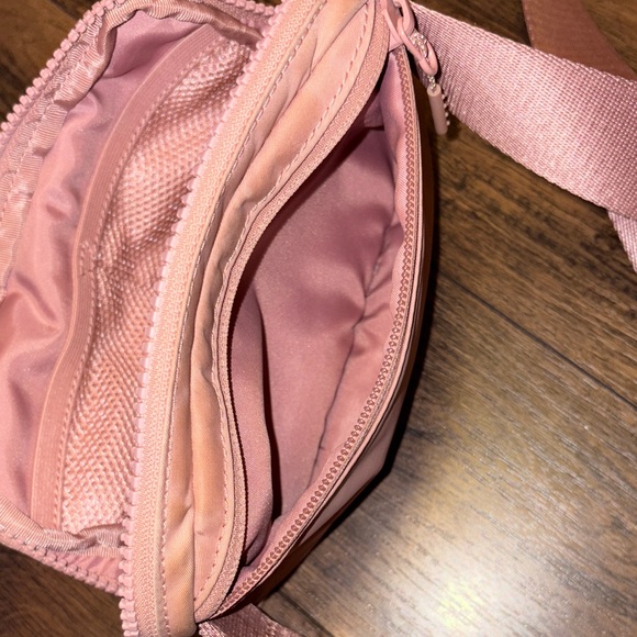 Lululemon Rose Pink Everywhere Belt Bag 1L - Picture 5 of 5